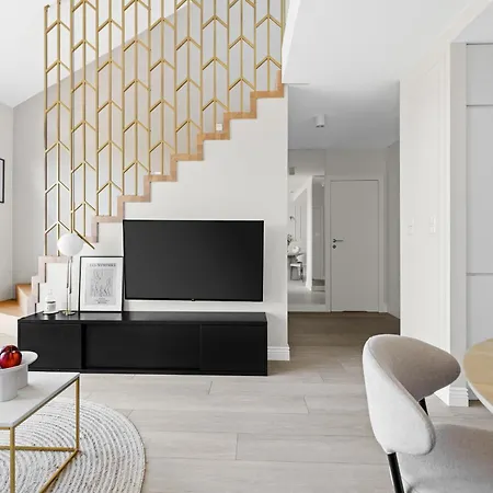 アパート Sunset Loft 2 Sypialnie Z Tarasem I Zachodami Slonca - グディニャ