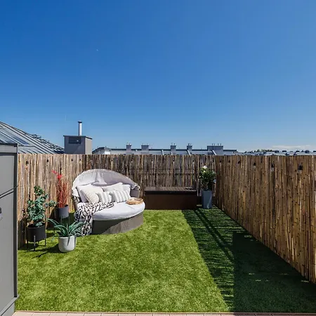 アパート Sunset Loft 2 Sypialnie Z Tarasem I Zachodami Slonca - グディニャ